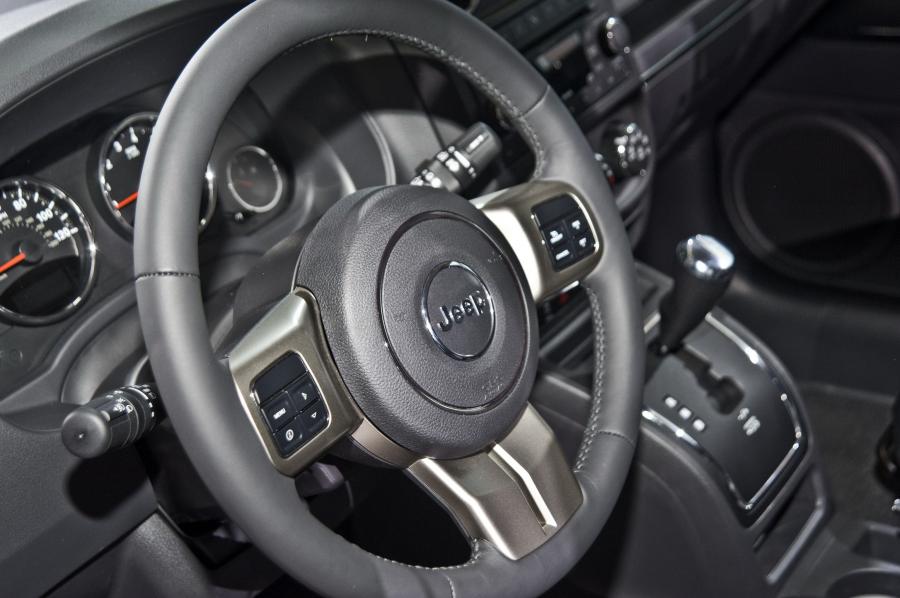  Jeep Compass 2011 года  (фото 24 из 97)